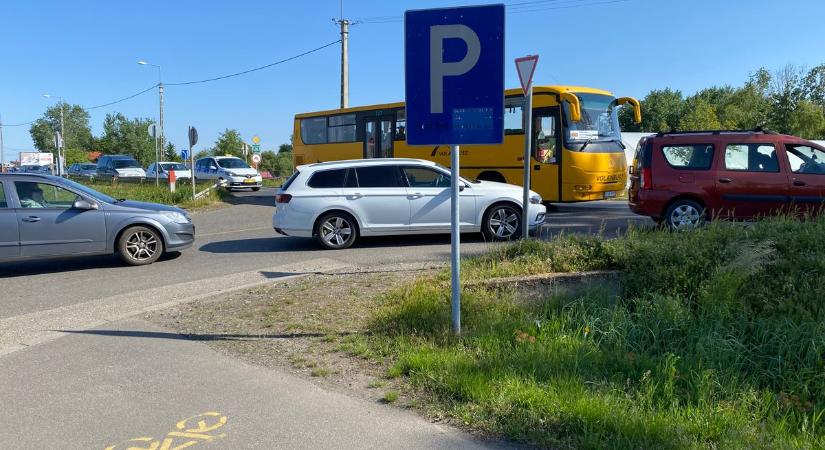 Káosz a nyíregyházi KGST-piacnál, lehetetlen helyzetben a gyalogosok – ez lehet a megoldás