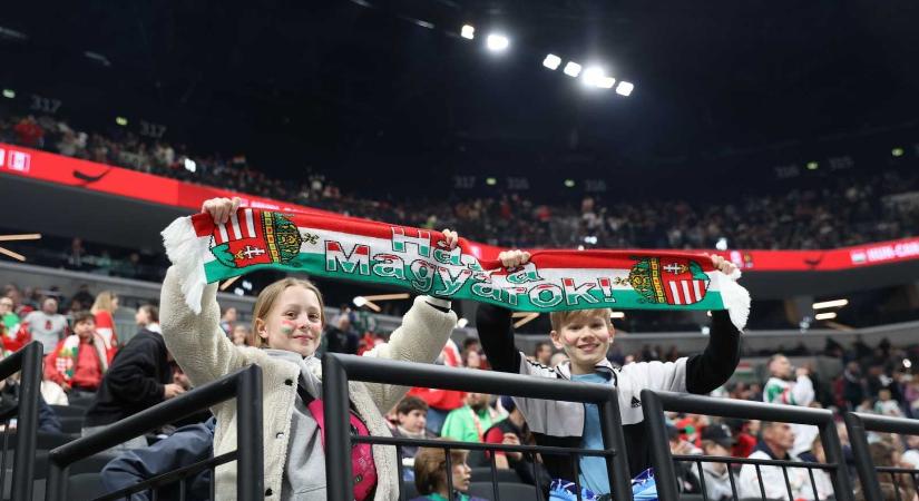 Elit hoki-vb: vesztes meccsek után nem énekelhetik a magyar himnuszt szurkolóikkal a játékosok