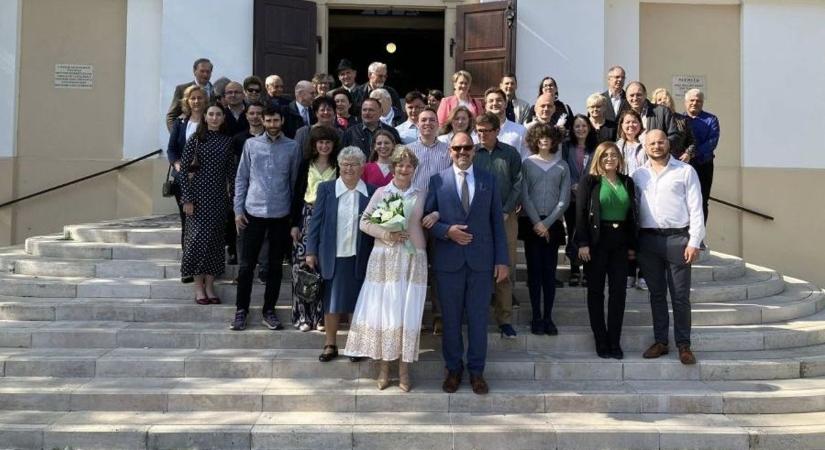 Harminc éves házasság ünnepléséből életmentő segítség lett