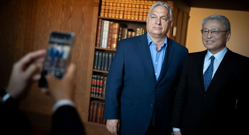 Orbán Viktor sztárprofesszort fogadott a Karmelitában