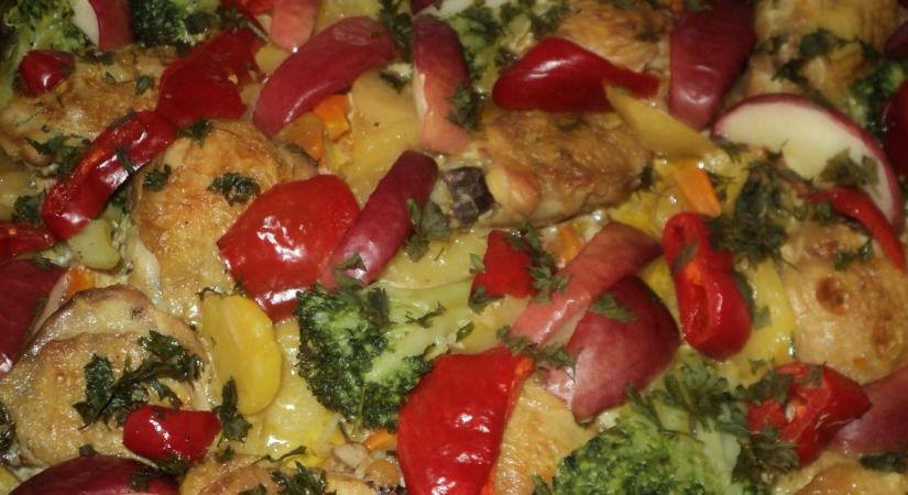 Zöldséges csirkecomb mustáros tejfölben - egyszerű recept