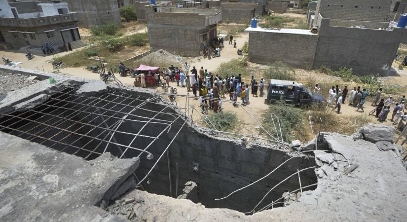 Tűzszünetet kötött India és Pakisztán