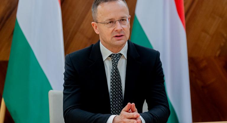 Szijjártó Péter az indiai-pakisztáni tűzszünetről: Reméljük, Trump elnök ilyen sikerrel jár Ukrajnában is