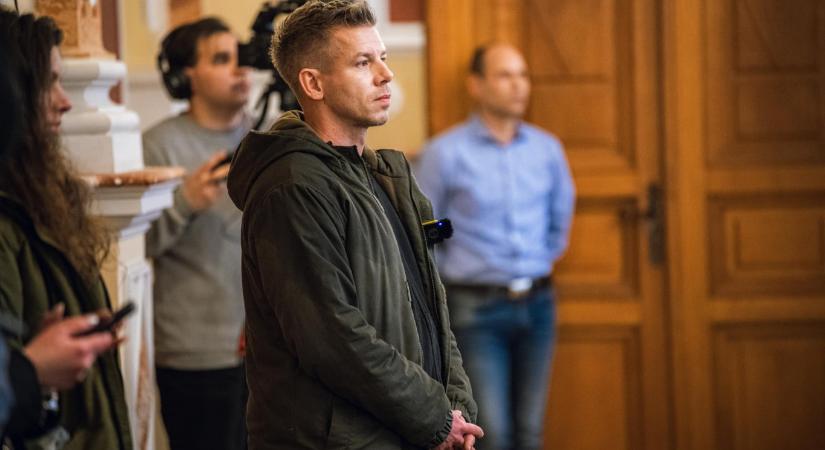 Telex: Valakit már meg is büntettek negyvenmillió forintra annak a bennfentes kereskedésnek a kapcsán, amiben Magyar Péter érintettségét is vizsgálják