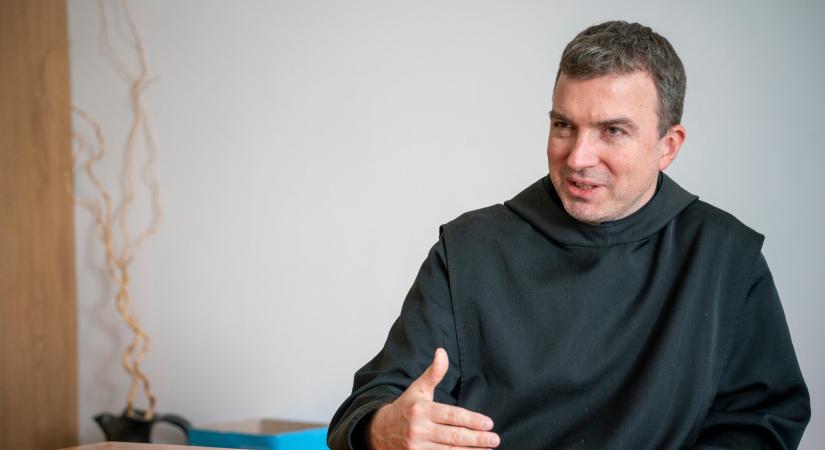 „Elmaradt a vacsora” – így fogadták a pápaválasztás hírét a Pannonhalmi Főapátságban