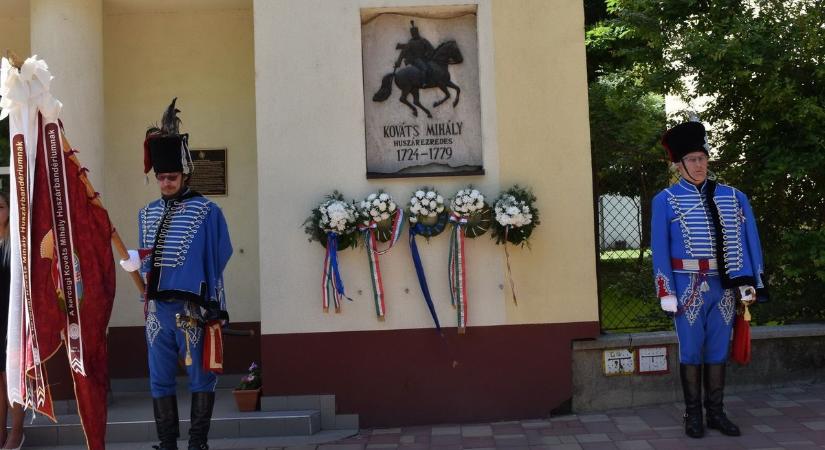 A charlestoni csata karcagi hősére emlékeztek – galériával