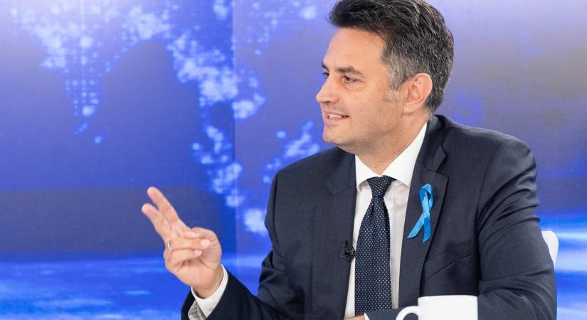 Betörték a Fidesz-iroda ablakát Hódmezővásárhelyen – Márki-Zay Péter hét pontban szólt be a kormánynak
