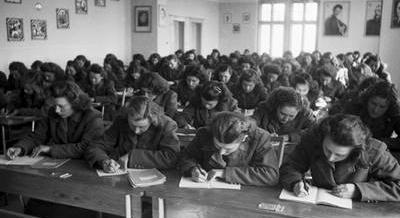 Tudásszomj és kitartó küzdelem – A rögös út, ami a hazai nők diplomaszerzéséhez vezetett