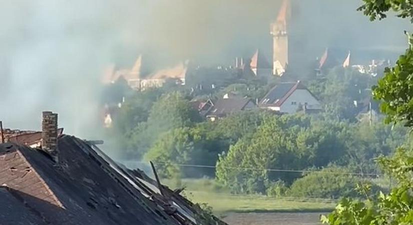 Tűz a malomban - a hajmáskéri kastély lehet a következő? (videó)