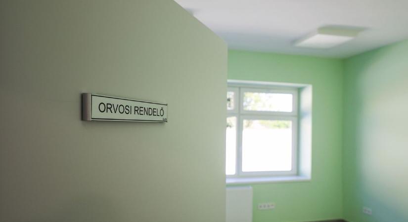 Nem lesz orvosi rendelés, és a gyógyszertár sem nyit ki!
