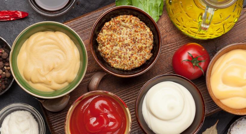 Egy evőkanál is számít: mustár vagy ketchup kerüljön a tányérodra? Meglepő válasz érkezett a szakértőtől