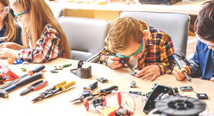 Ők lehetnek a jövő Elon Muskjai? Indul a Feltalálók Hónapja, országosan lehet rá jelentkezni