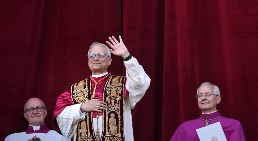 Már kisgyermekként is paposat játszott XIV. Leó pápa - testvérei meséltek az új szentatyáról