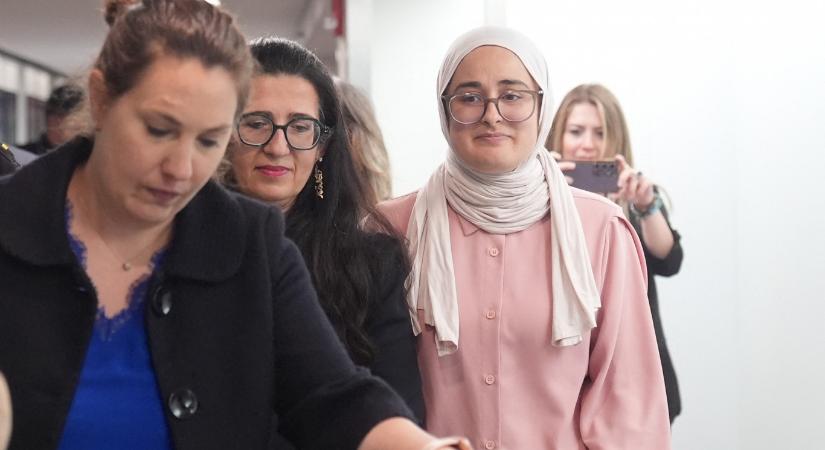 Hat hét után kiengedték a török diákot, akit egy véleménycikk miatt tartottak fogva egy amerikai bevándorlási központban