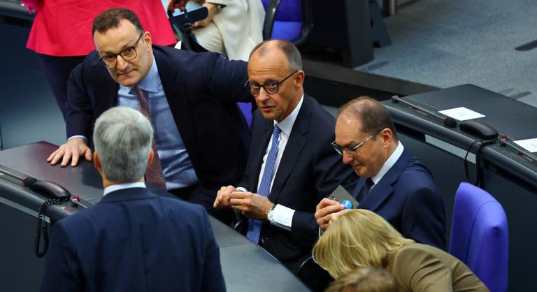 Közel 900 panasz fenyegeti a német kormánytöbbséget