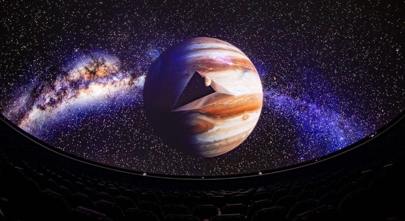 Van a Holdnak sötét oldala? – A Pink Floyd egyik legjobb albuma az űrbe repít a Zene Házában