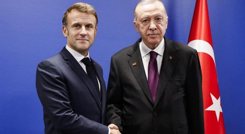 Erdogan is megszólalt az orosz-ukrán béketárgyalásról - beszált Macronnal és Putyinnal