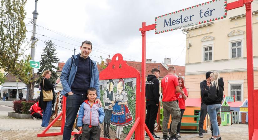 Mini mesterek vették birtokba a Szent István teret - képek, videó