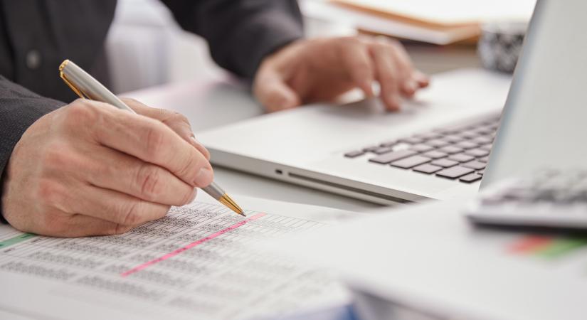 Közeleg az szja-bevallás és az 11 százalék felajánlásának határideje, 900 ezren már léptek