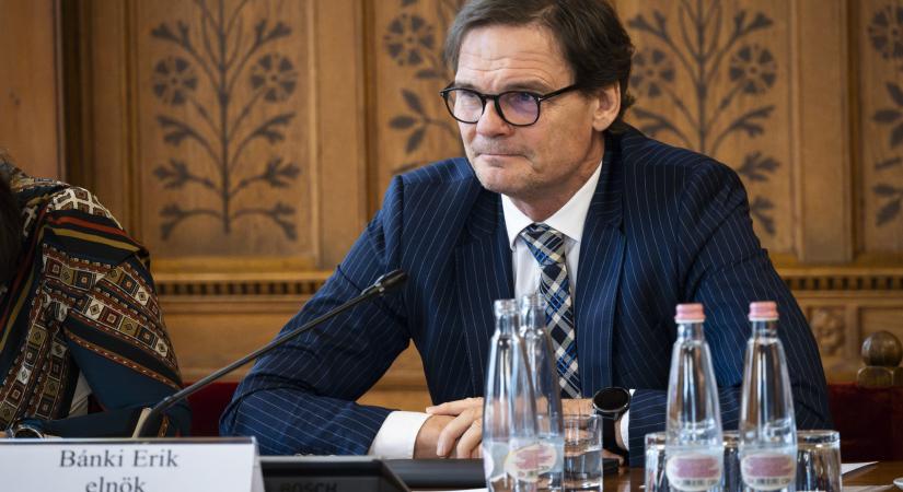 Kihallgatták Bánki Eriket a buszperben; tűzvédelmi hiányosságok egy debreceni gyárban