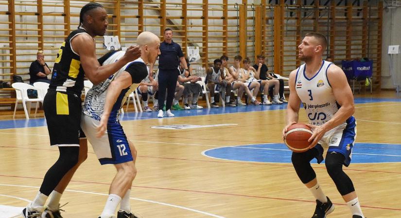 Lépéselőnyben a jászberényi kosárcsapat