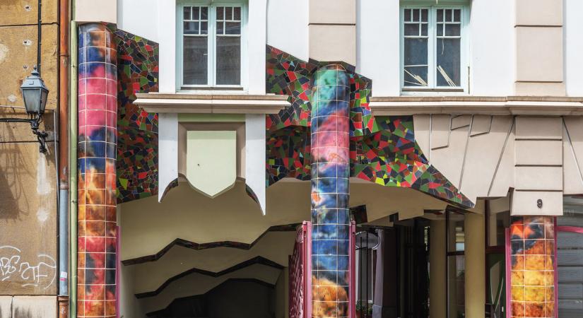 Séta a Pécsi posztmodern csodaországban