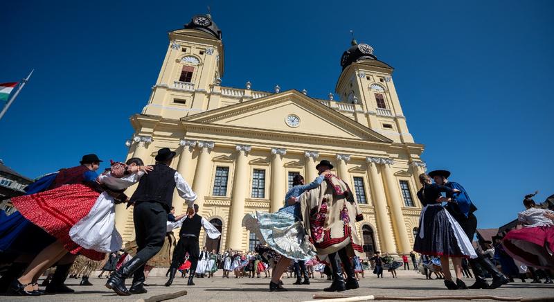 Jubileumi Sárgulás a Debreceni Egyetemen