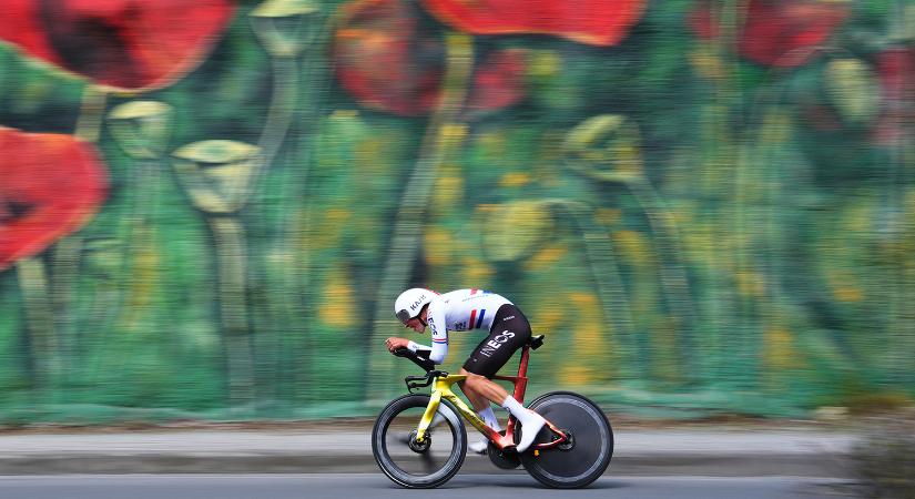 Joshua Tarling nyerte a 108. Giro d’Italia tiranai időfutamát