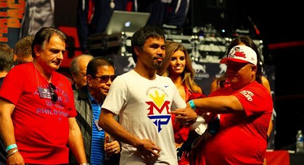 Manny Pacquiao újra színre lép