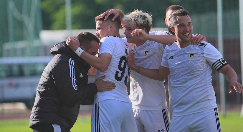 Labdarúgó NB III: győzött a DEAC, tovább él a feljutás reménye
