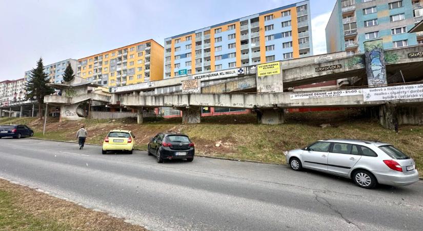 Kiesett a 10. emeleti abakból. Alig 14 éves volt