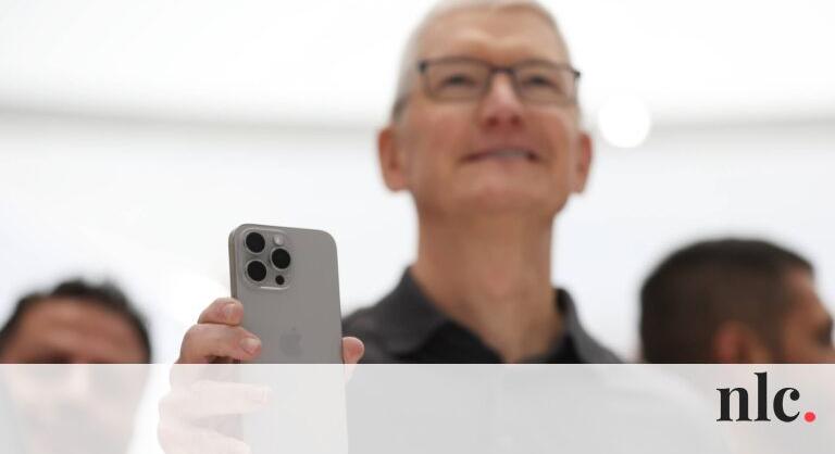 Elon Musk, Bill Gates és Mark Zuckerberg egyetért, hogy az okostelefonoknak vége: az Apple-vezér Tim Cook azonban más véleményen van