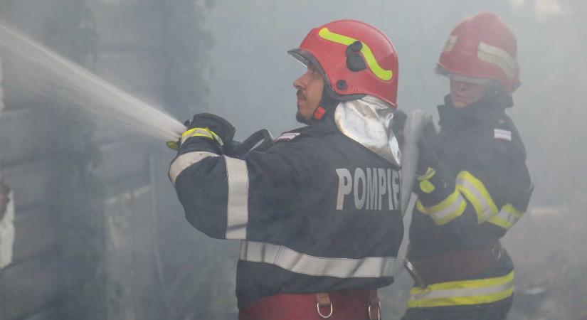Brassó: tűz ütött ki egy építőtelepen
