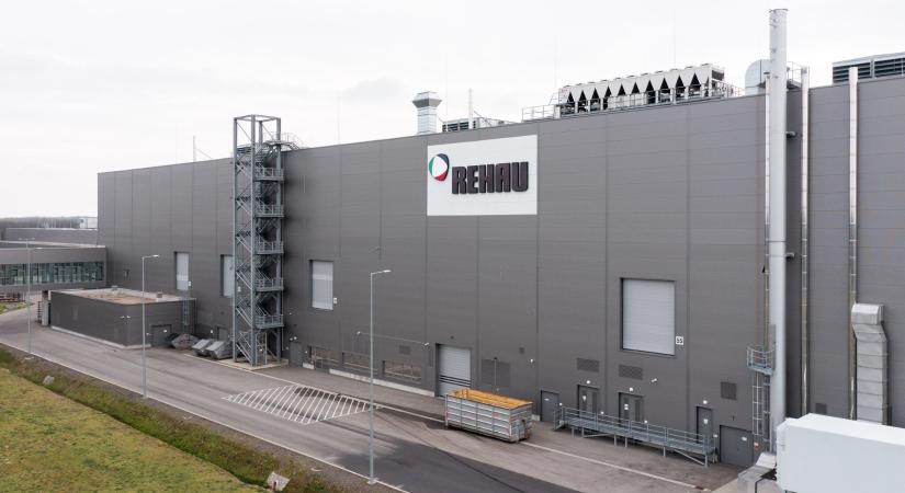 Oktatási központot épített Újhartyánban a világ egyik vezető autóalkatrész-gyártója