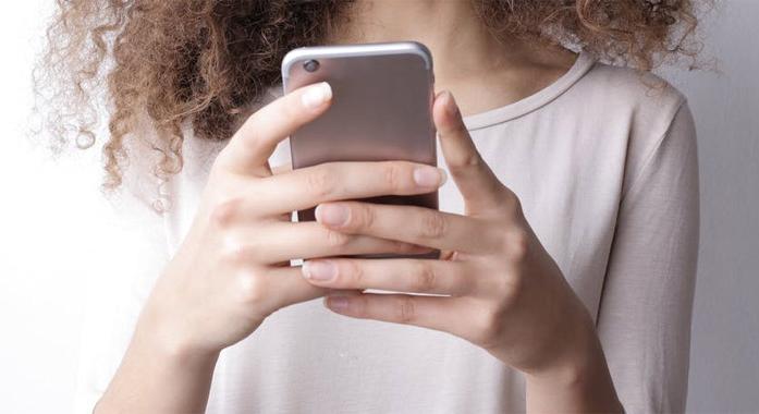 Okostelefonok a célkeresztben: Mit tehetünk a mobilos kibertámadások ellen?