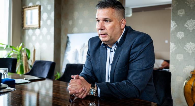 Mindenki a rejtélyes milliárdosról suttog a hatalom közelében – most bemutatkozik Zentai Péter