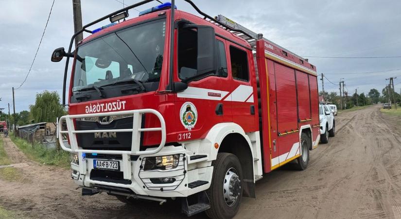 Ismét bajba került egy őz Debrecennél, tűzoltók érkeztek a megsegítésére