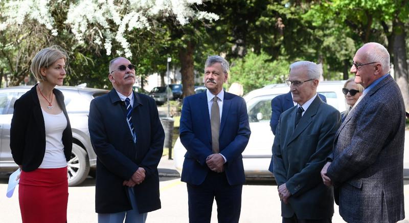 Emlékfát ültettek Alberth Béla professzor emlékére Debrecenben