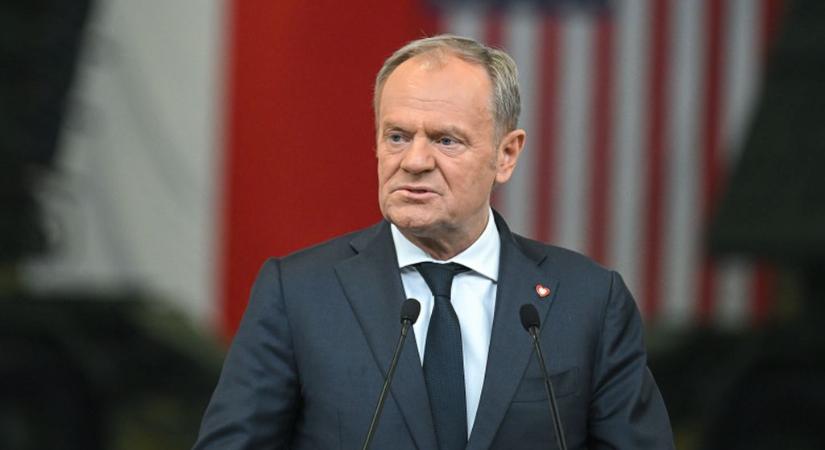 Orosz támadás Varsóban? Donald Tusk azt állítja, Putyin emberei gyújtottak fel egy bevásárlóközpontot a fővárosban