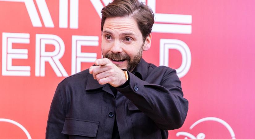 Daniel Brühl az Operaházban bukkant fel, és beült a Carmina Buranára – fotó