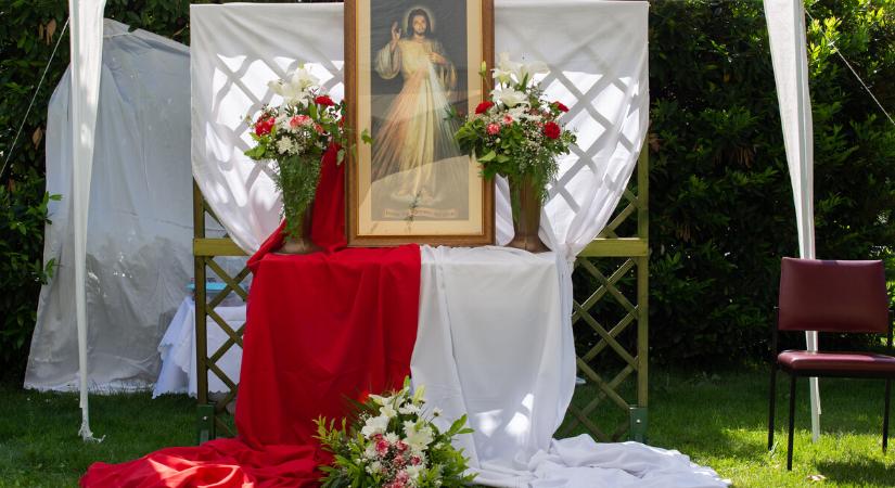 A Jézus Szíve Plébánia nyitni szeretne a városlakók felé