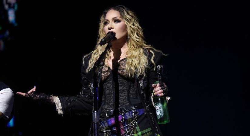 Ledöbbensz: így nézne ki Madonna arcplasztika nélkül (fotó)
