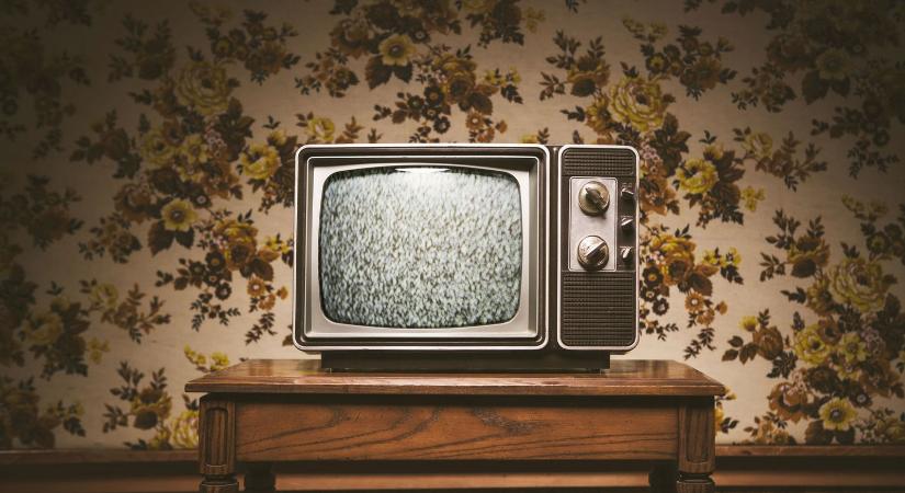 A köztévében rendkívüli kép jelent meg, ez volt a valaha sugárzott első fotó hazánkban a tévében