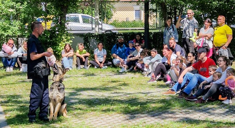 A mesevilág helyett valóság: Chase, a rendőrkutyus hódított a családi napokon