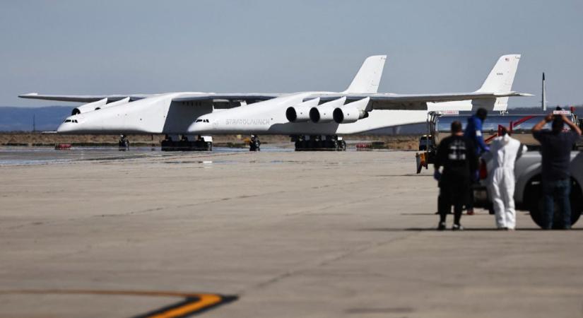 Videón a Stratolaunch hiperszonikus gépének repülése
