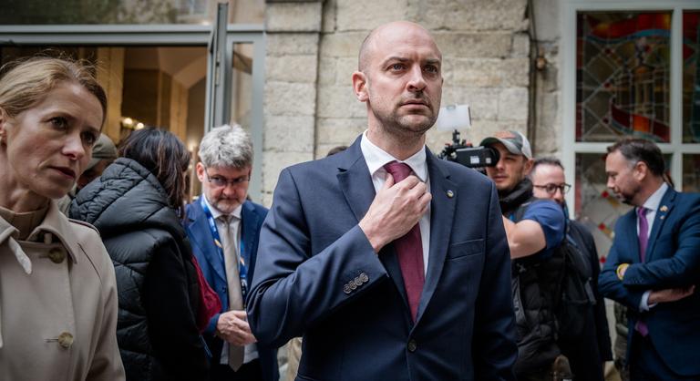 Folytatódik a diplomáciai csörte Algéria és Franciaország között, a francia külügyminiszter határozott választ ígér