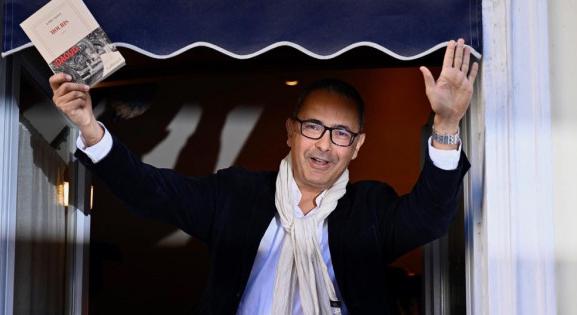 Elfogatóparancsot adtak ki a tavalyi Goncourt-díjas francia író ellen