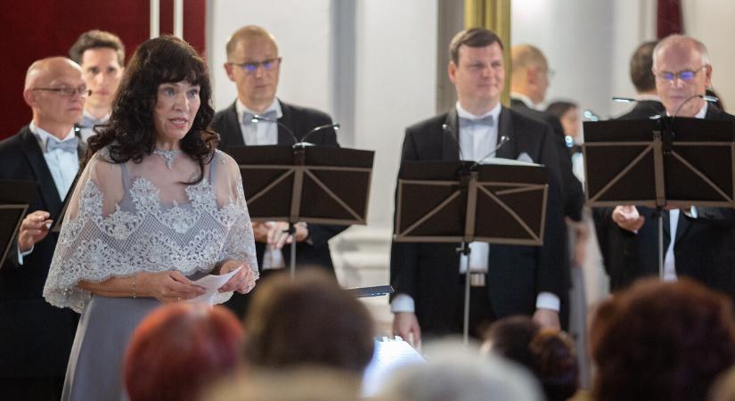 Könnyed zenei időutazást rendezett a Farkas Ferenc Énekegyüttes