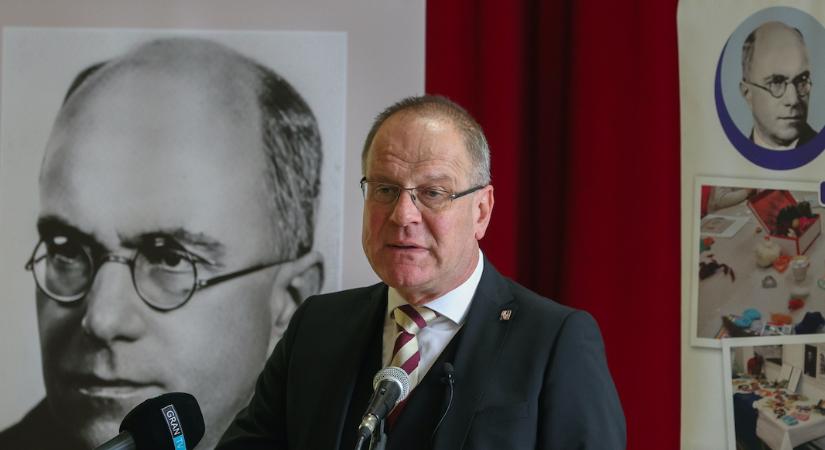 Navracsics: benyújtjuk a településvédelmi törvényt – Ab-normakontrollt kérnek?