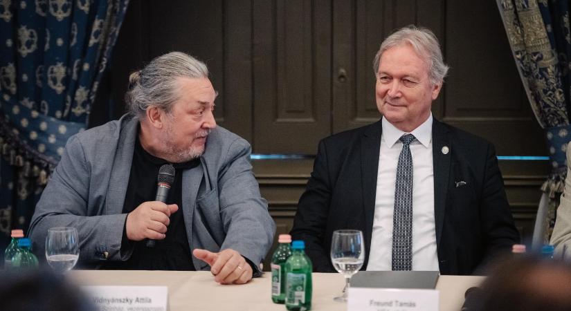 Új drámák jönnek, amelyek a magyar tudósok életét, felelősségét, etikai dilemmáit dolgozzák fel